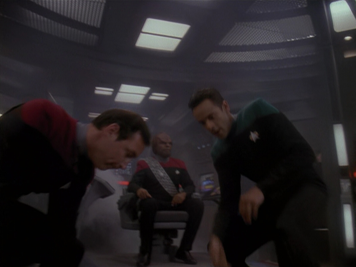 extant_StarTrek_DS9_4x12-ParadiseLost_03133.jpg