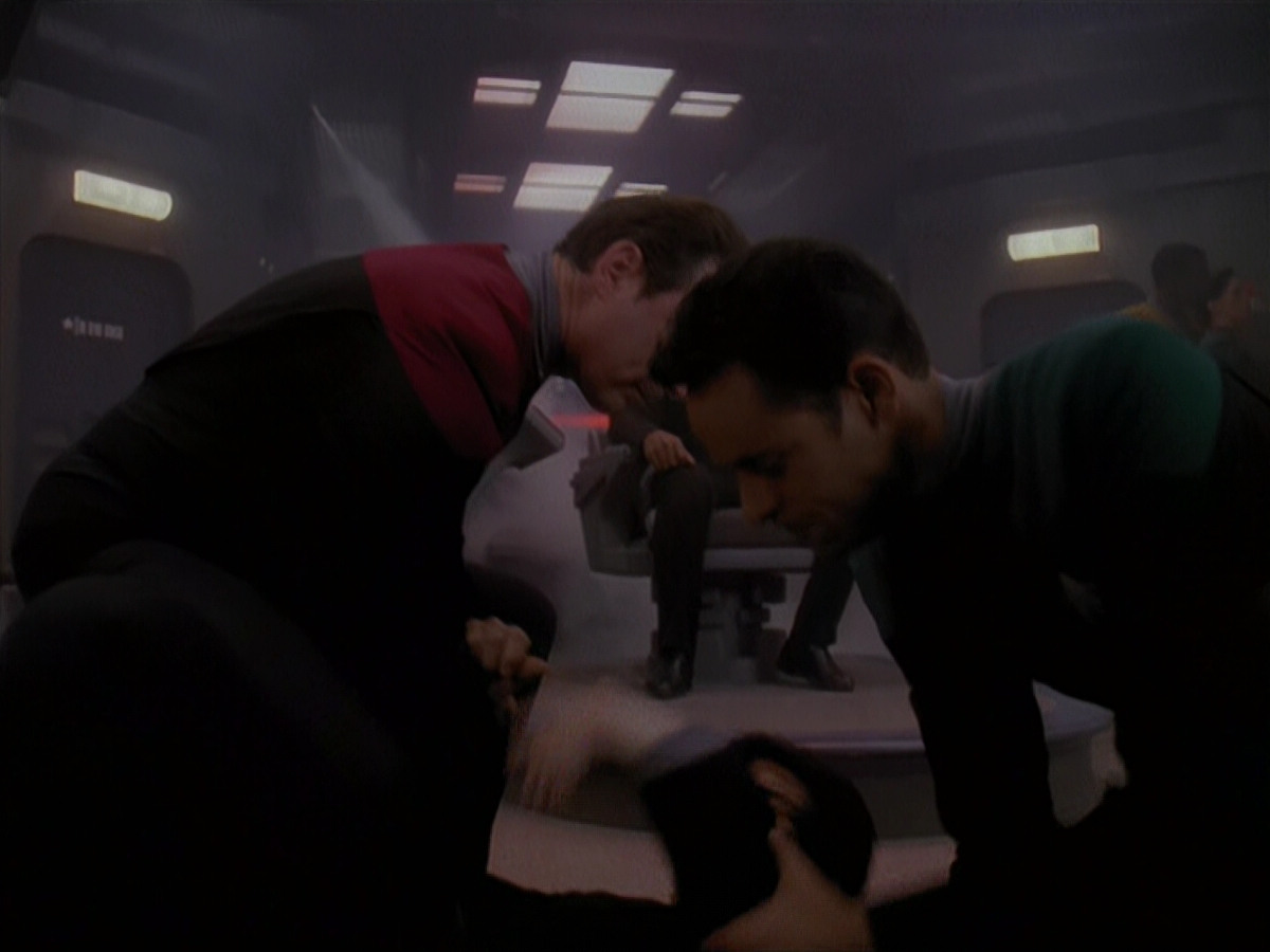 extant_StarTrek_DS9_4x12-ParadiseLost_03134.jpg