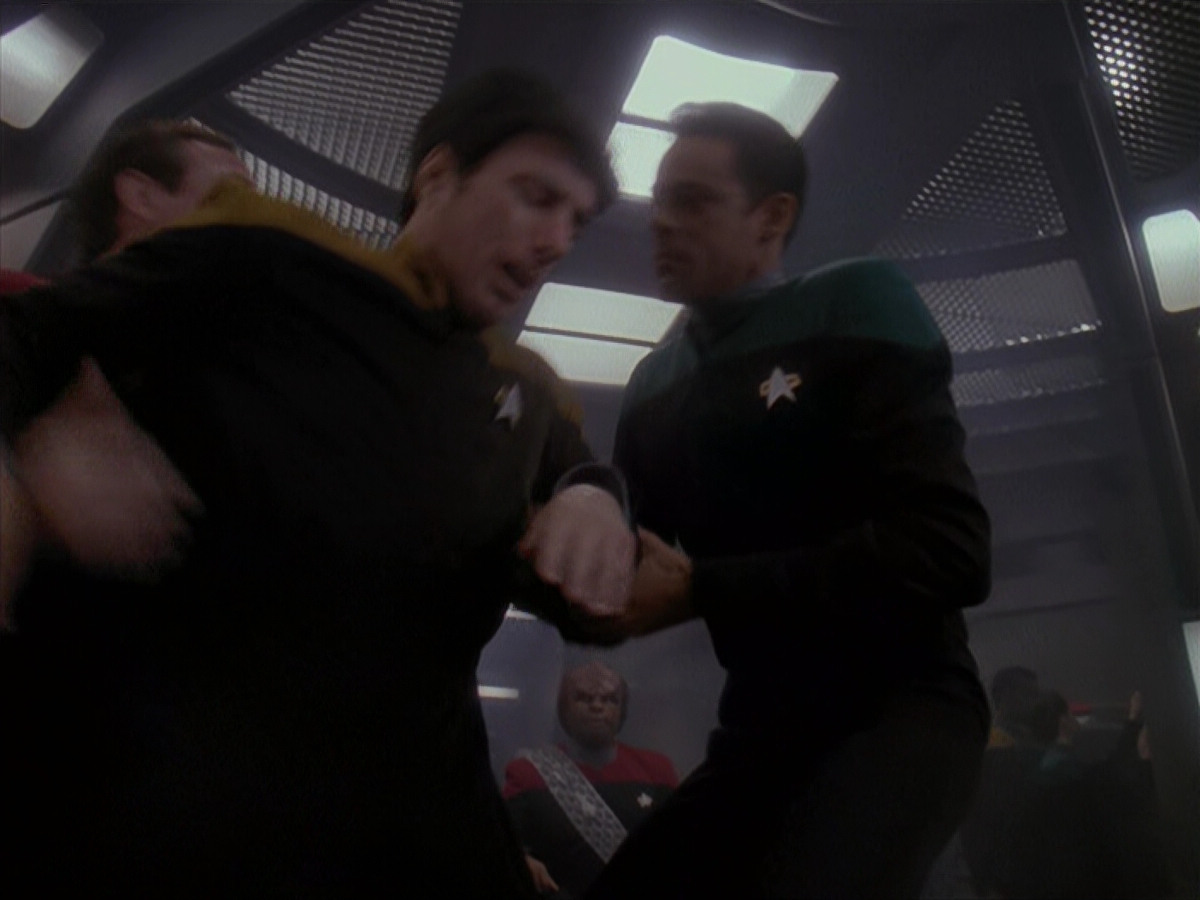 extant_StarTrek_DS9_4x12-ParadiseLost_03136.jpg