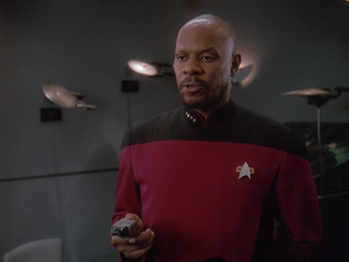 extant_StarTrek_DS9_4x12-ParadiseLost_03224.jpg