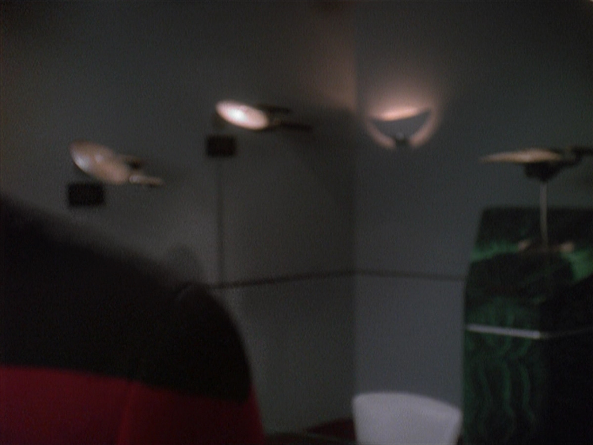 extant_StarTrek_DS9_4x12-ParadiseLost_03238.jpg
