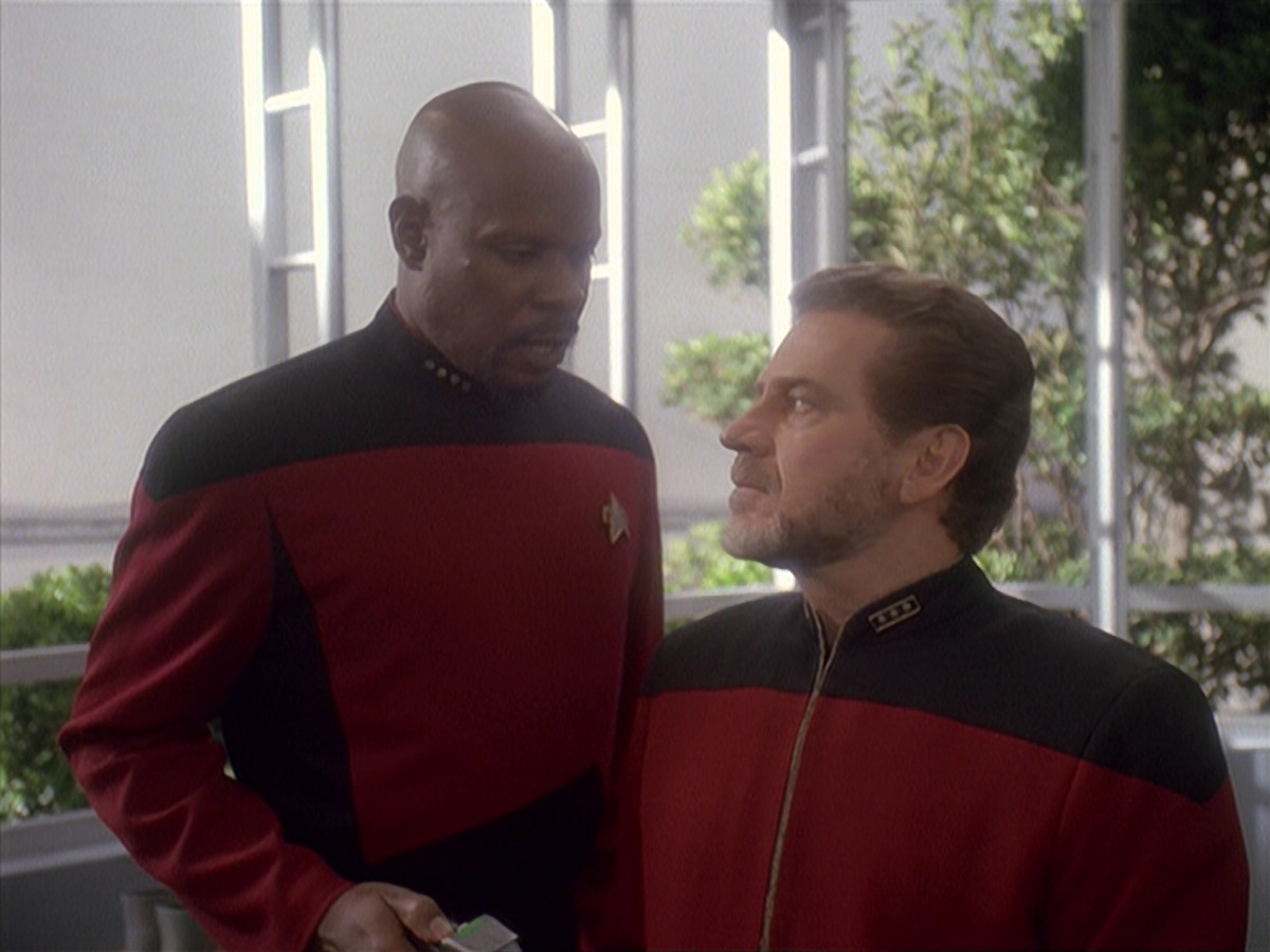 extant_StarTrek_DS9_4x12-ParadiseLost_03244.jpg
