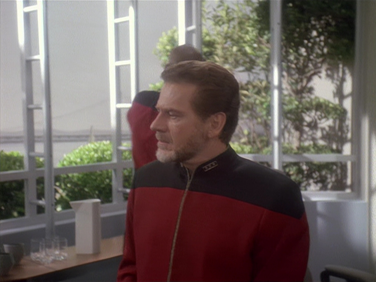 extant_StarTrek_DS9_4x12-ParadiseLost_03250.jpg