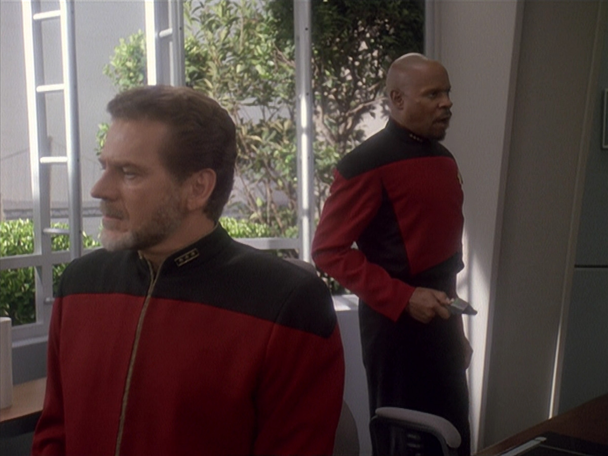 extant_StarTrek_DS9_4x12-ParadiseLost_03253.jpg