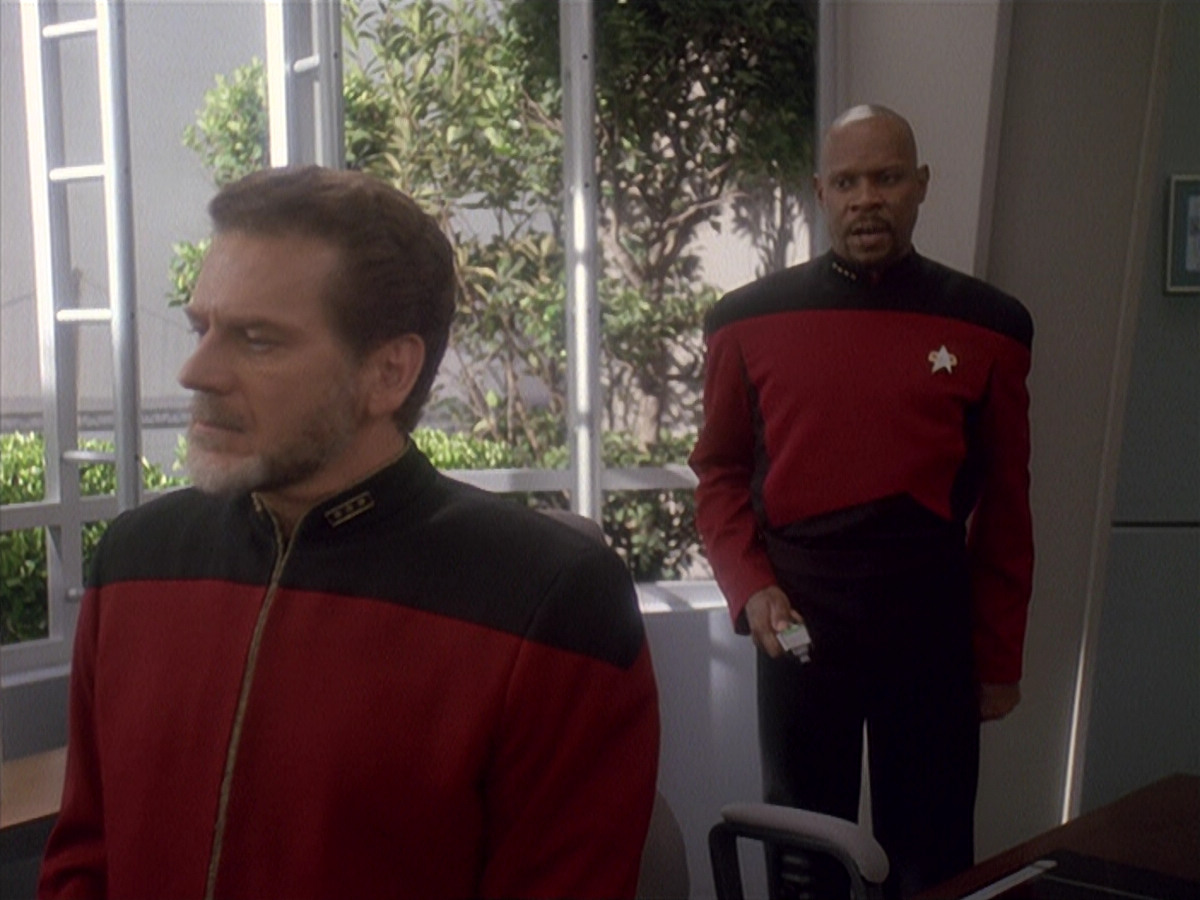 extant_StarTrek_DS9_4x12-ParadiseLost_03256.jpg