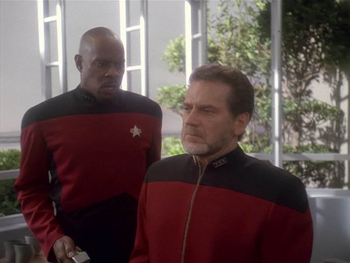 extant_StarTrek_DS9_4x12-ParadiseLost_03260.jpg