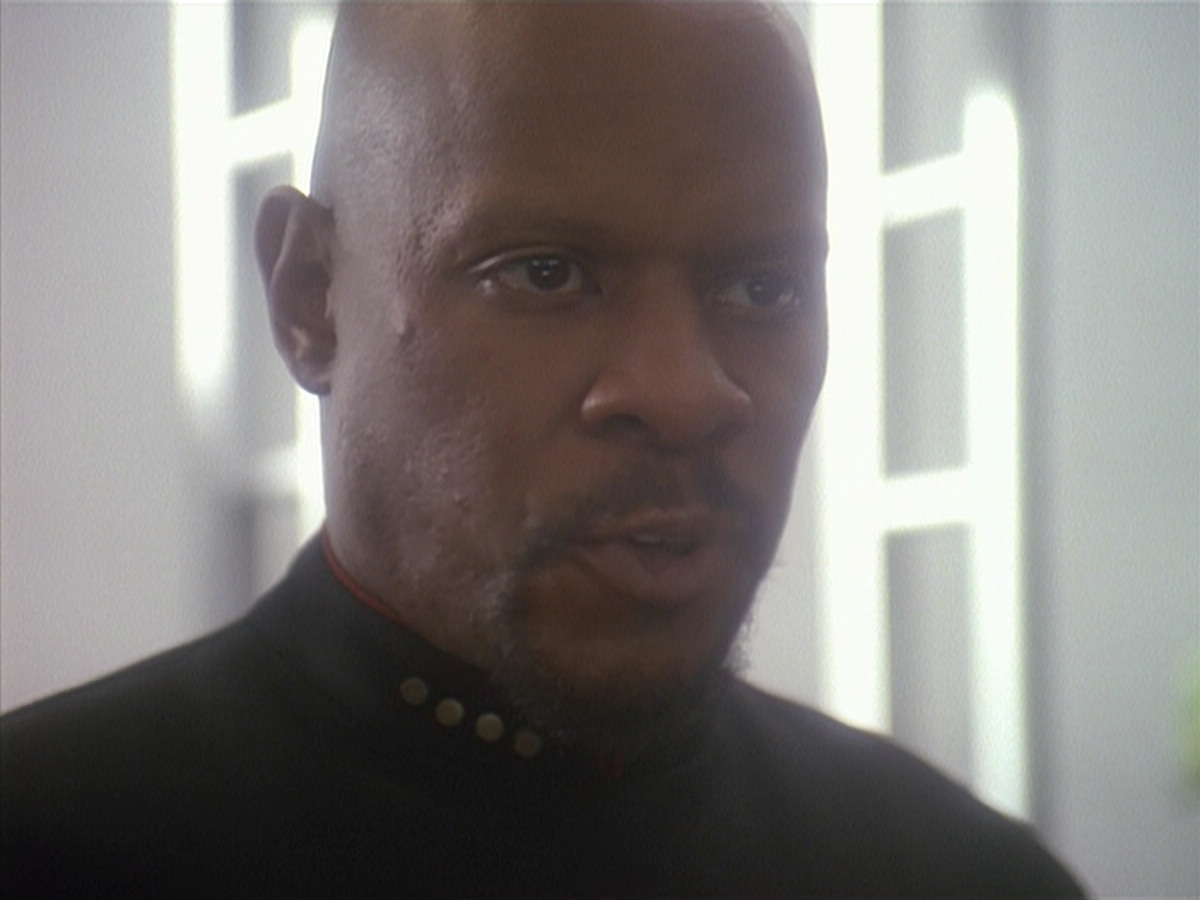 extant_StarTrek_DS9_4x12-ParadiseLost_03271.jpg