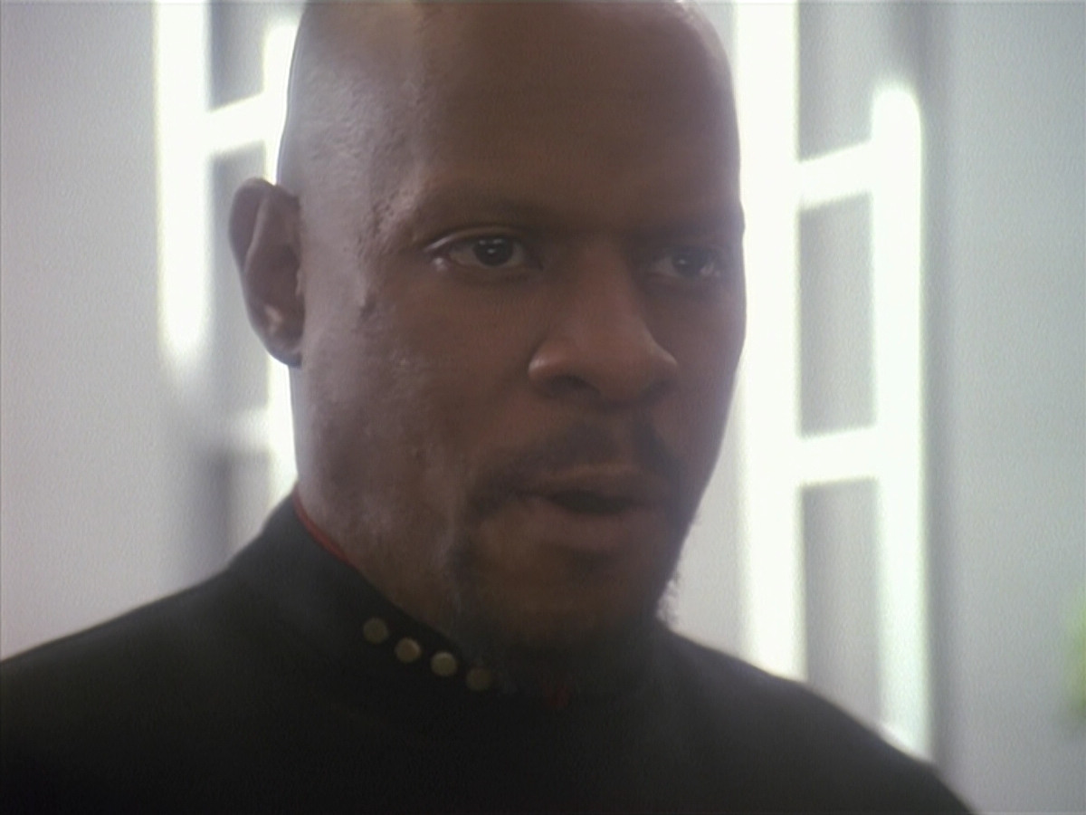 extant_StarTrek_DS9_4x12-ParadiseLost_03272.jpg