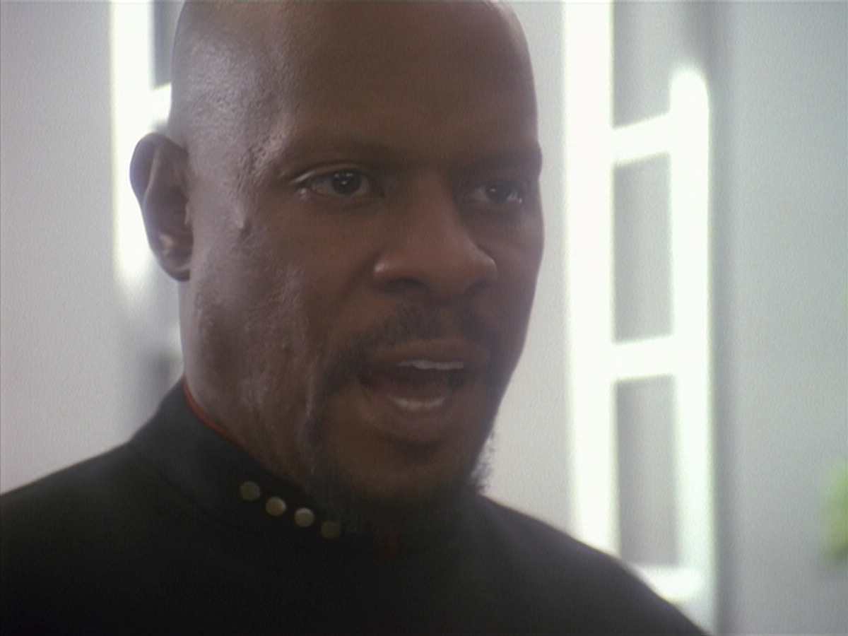 extant_StarTrek_DS9_4x12-ParadiseLost_03277.jpg