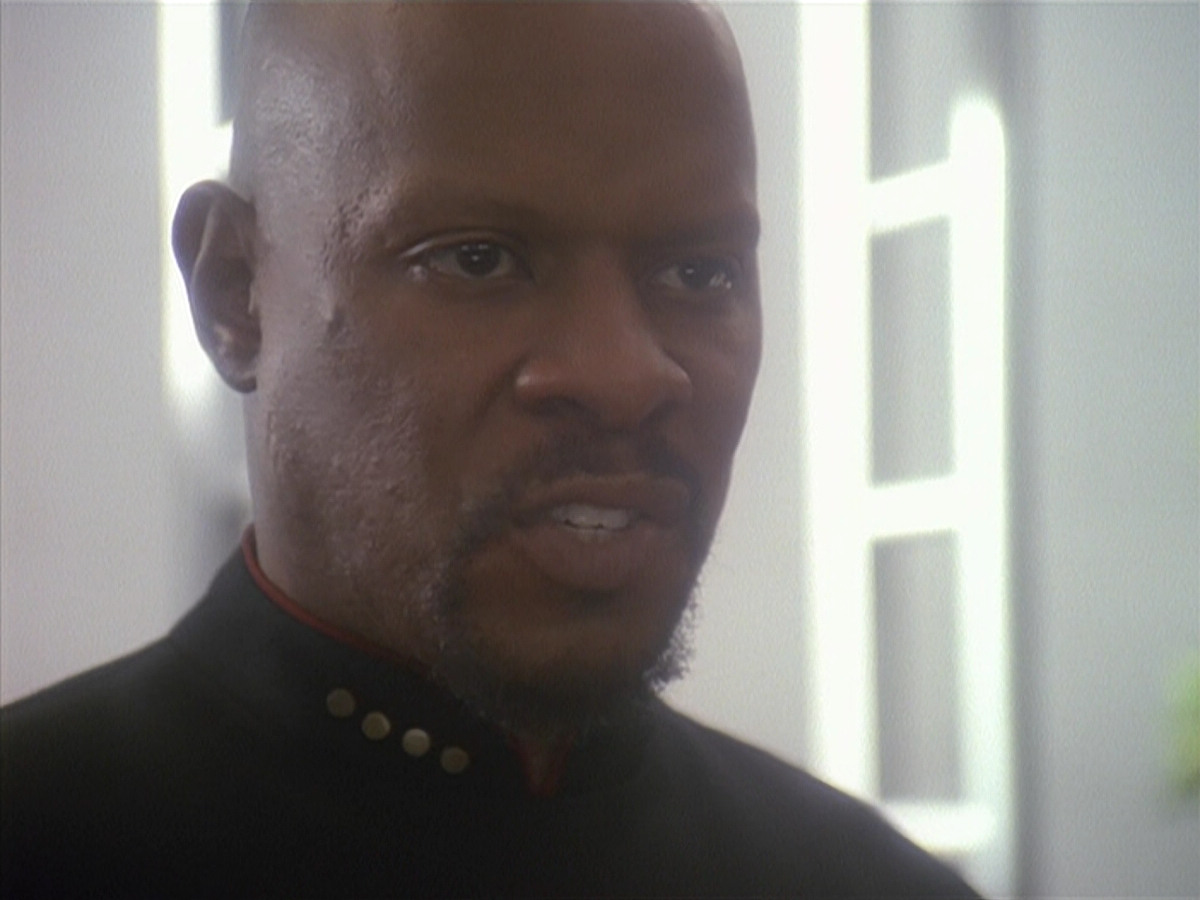 extant_StarTrek_DS9_4x12-ParadiseLost_03278.jpg