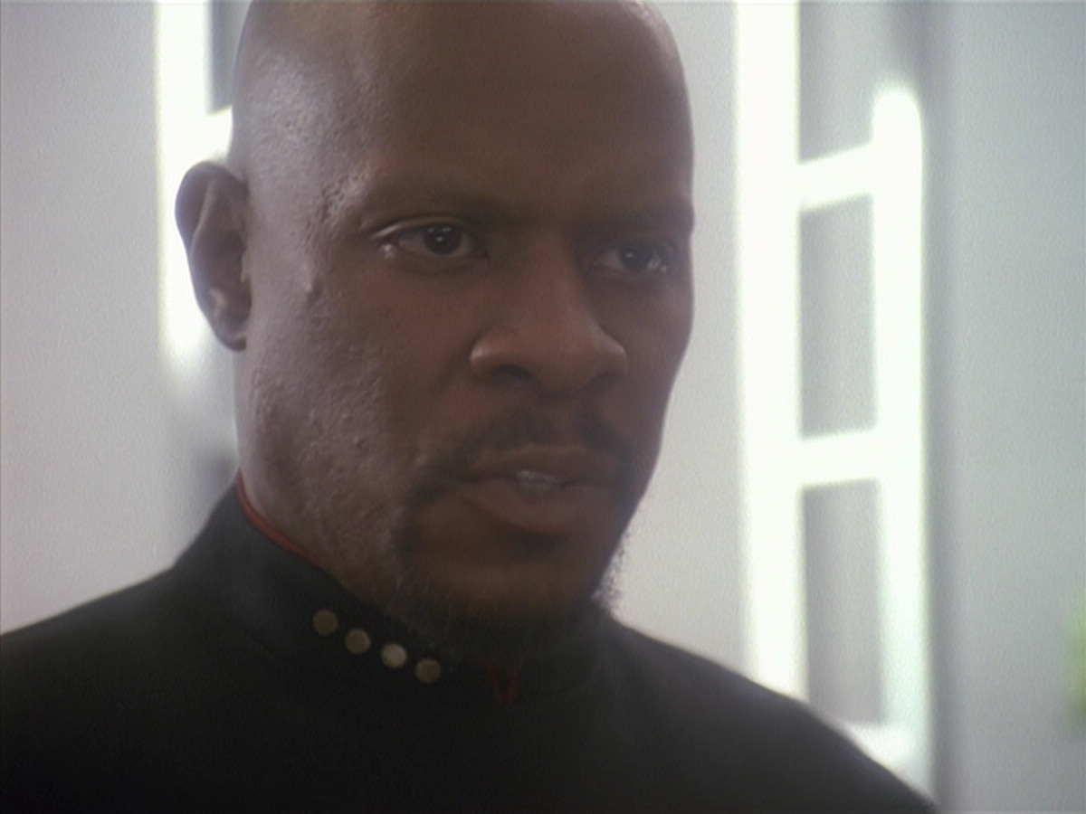 extant_StarTrek_DS9_4x12-ParadiseLost_03284.jpg