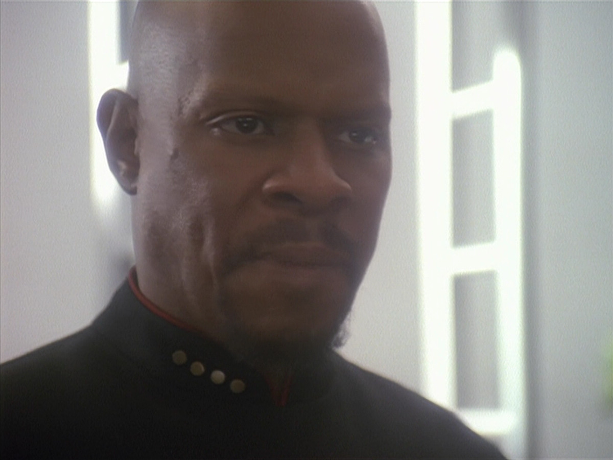 extant_StarTrek_DS9_4x12-ParadiseLost_03285.jpg