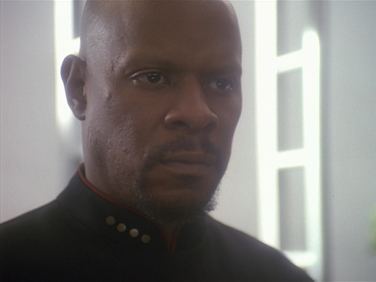 extant_StarTrek_DS9_4x12-ParadiseLost_03286.jpg