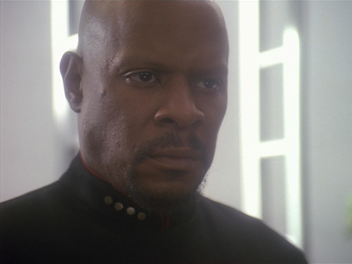 extant_StarTrek_DS9_4x12-ParadiseLost_03287.jpg