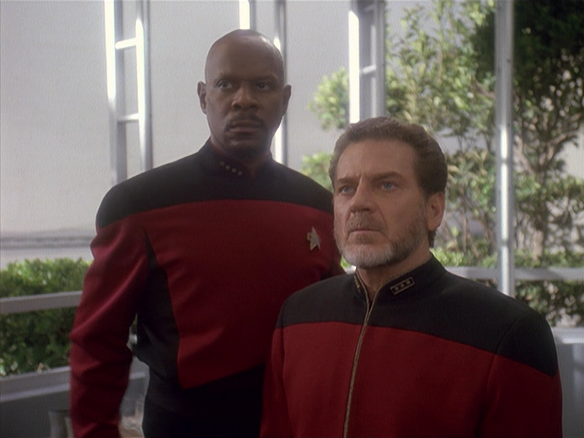 extant_StarTrek_DS9_4x12-ParadiseLost_03296.jpg