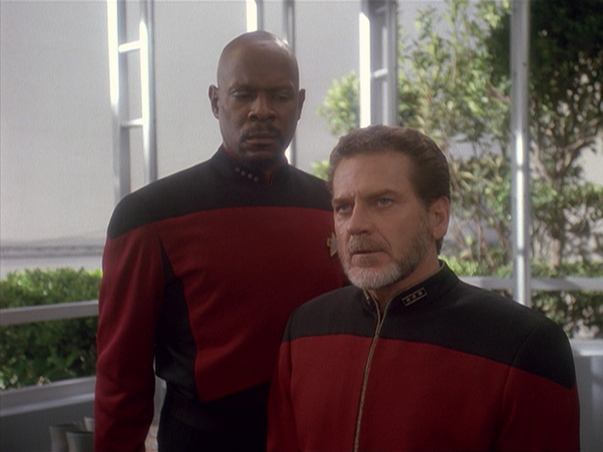 extant_StarTrek_DS9_4x12-ParadiseLost_03314.jpg