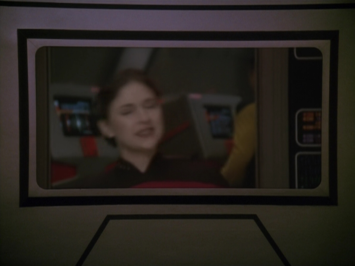 extant_StarTrek_DS9_4x12-ParadiseLost_03323.jpg