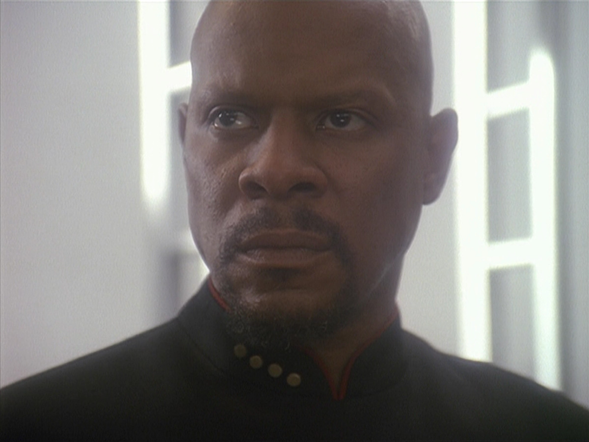 extant_StarTrek_DS9_4x12-ParadiseLost_03329.jpg