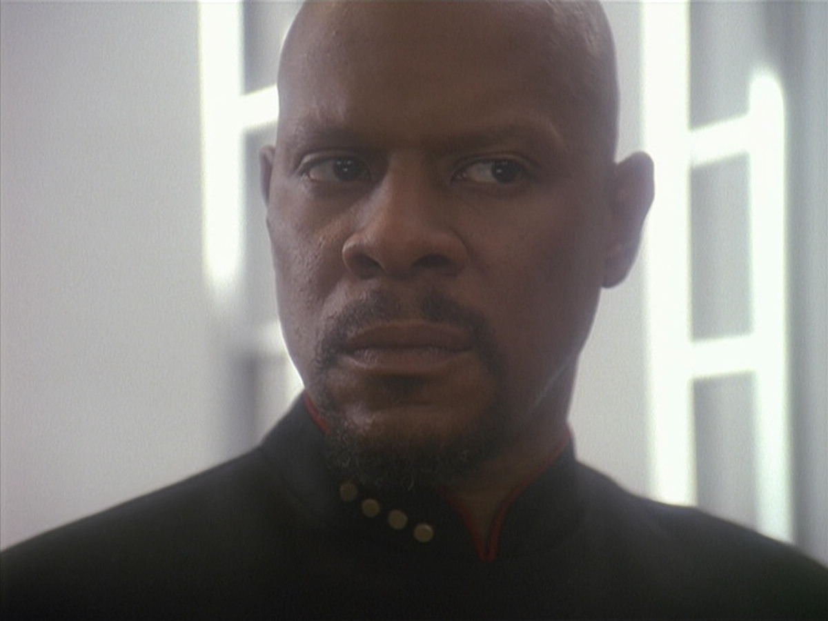 extant_StarTrek_DS9_4x12-ParadiseLost_03332.jpg