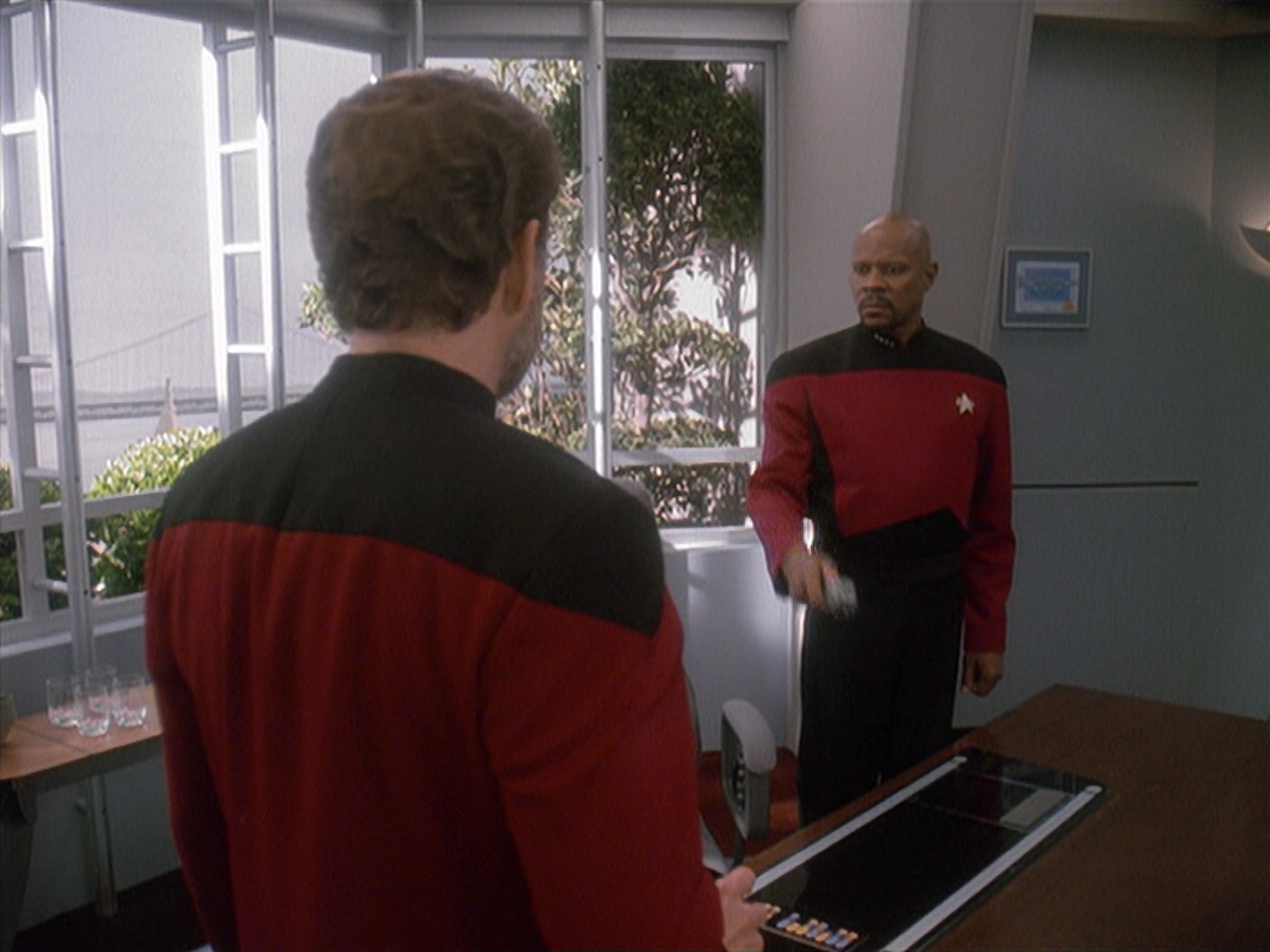 extant_StarTrek_DS9_4x12-ParadiseLost_03423.jpg