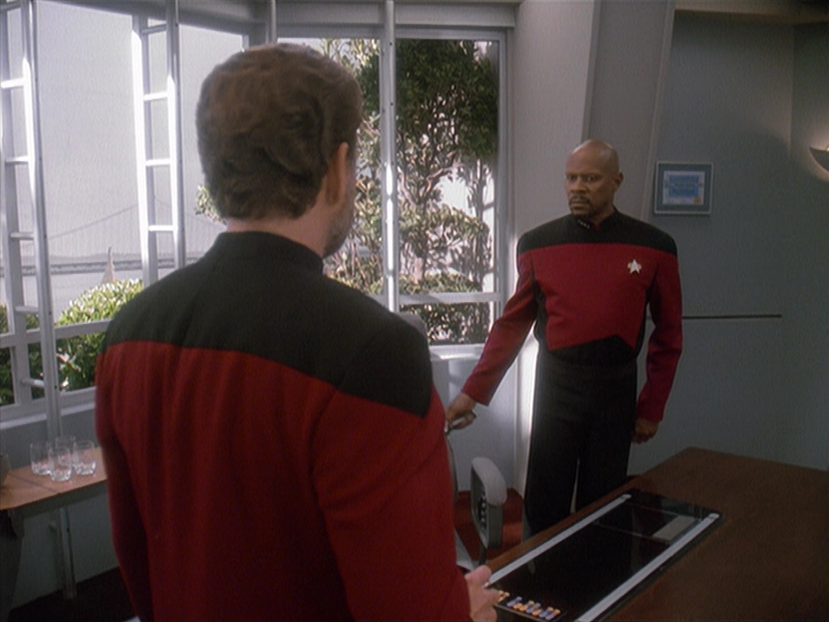 extant_StarTrek_DS9_4x12-ParadiseLost_03424.jpg