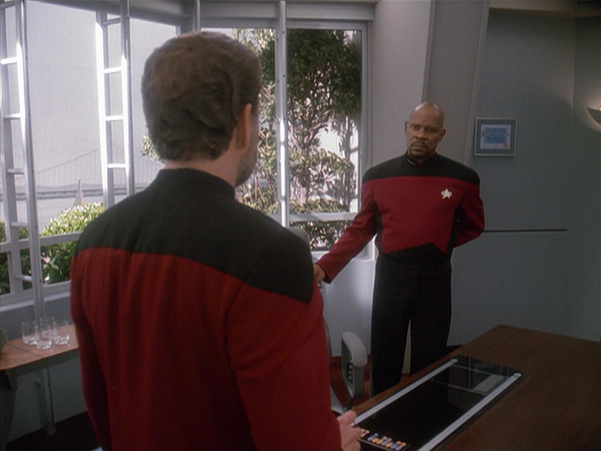 extant_StarTrek_DS9_4x12-ParadiseLost_03425.jpg