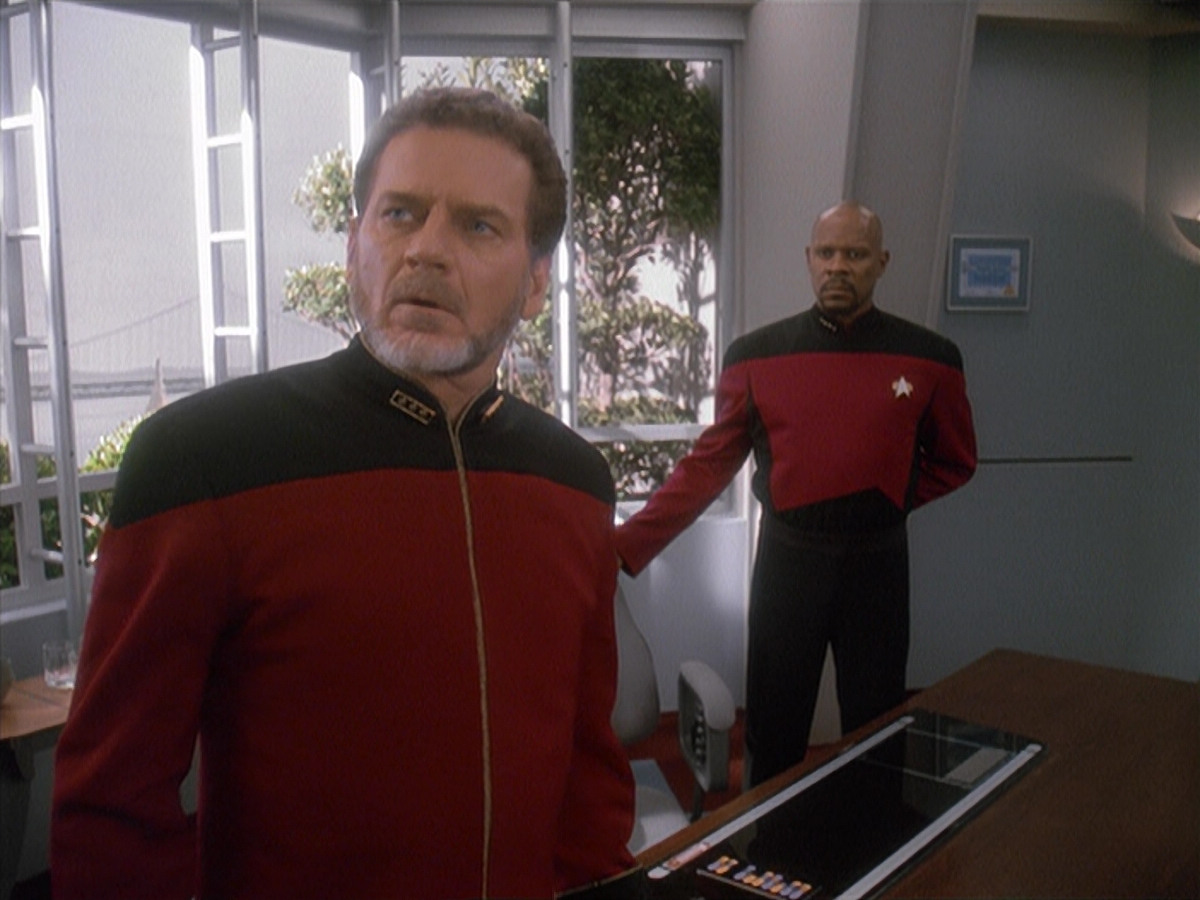 extant_StarTrek_DS9_4x12-ParadiseLost_03438.jpg