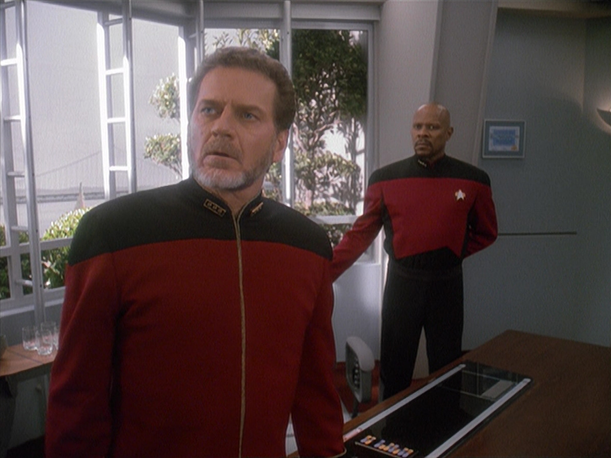 extant_StarTrek_DS9_4x12-ParadiseLost_03439.jpg