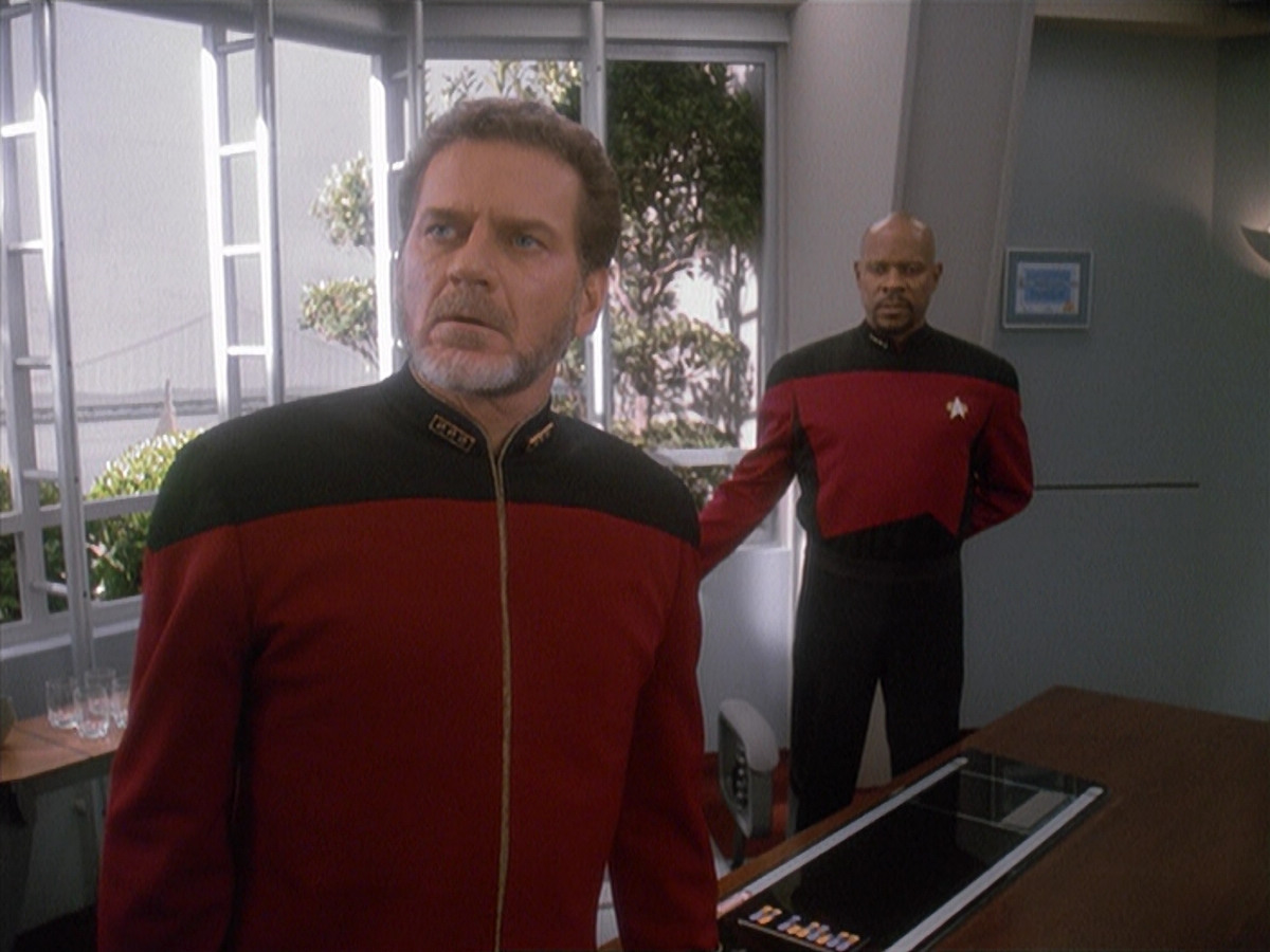 extant_StarTrek_DS9_4x12-ParadiseLost_03441.jpg