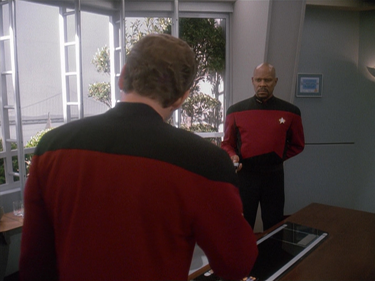 extant_StarTrek_DS9_4x12-ParadiseLost_03466.jpg