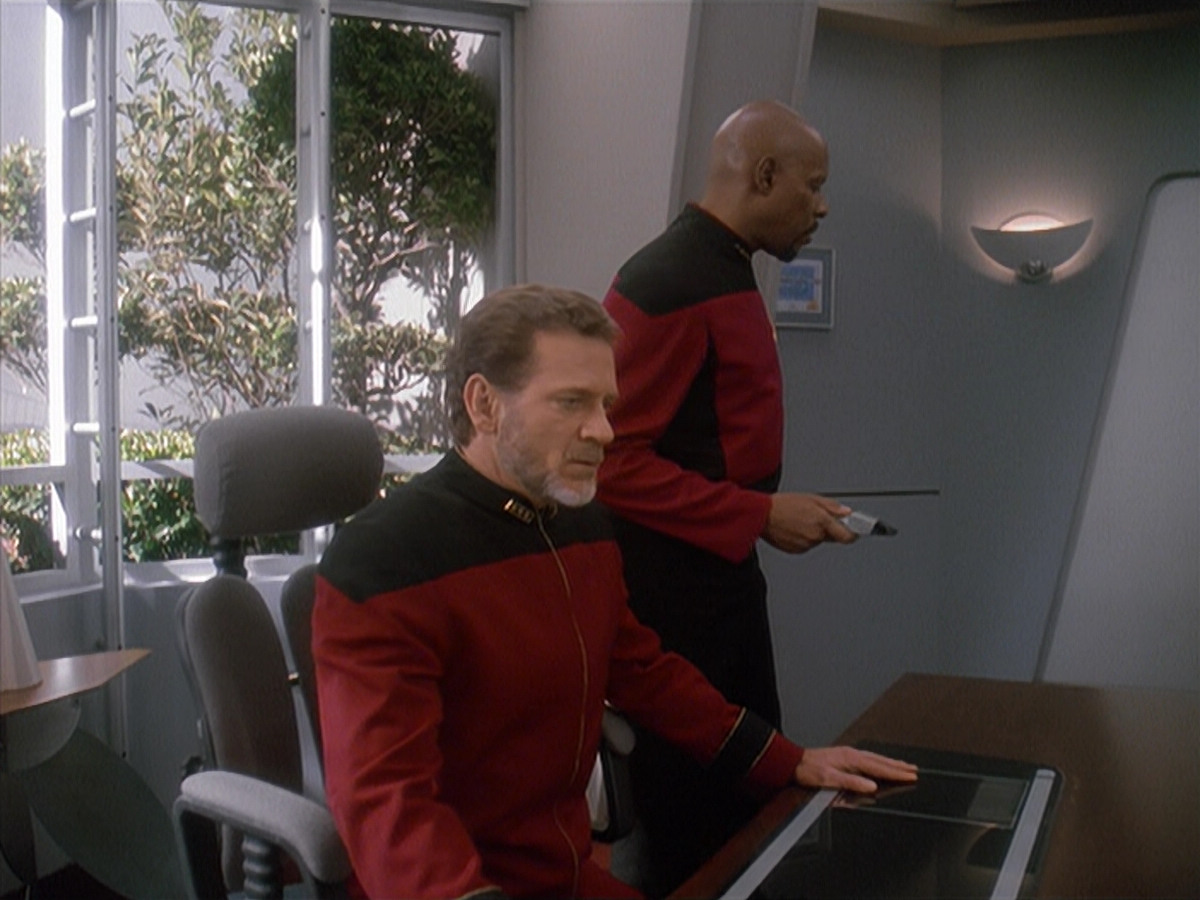 extant_StarTrek_DS9_4x12-ParadiseLost_03481.jpg