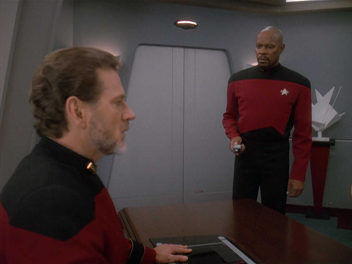 extant_StarTrek_DS9_4x12-ParadiseLost_03490.jpg