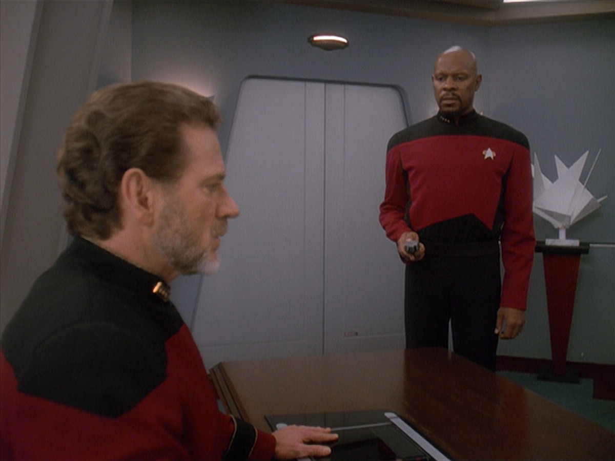 extant_StarTrek_DS9_4x12-ParadiseLost_03494.jpg