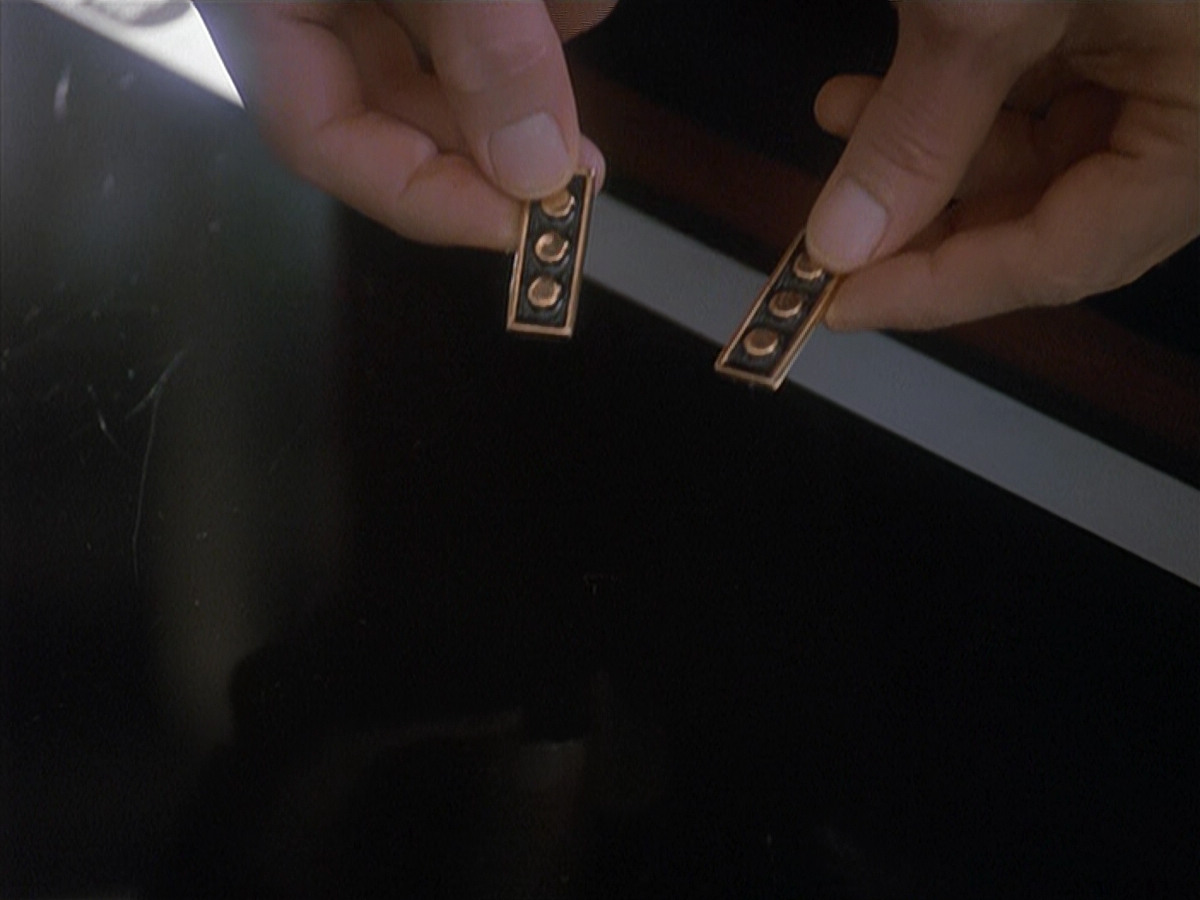 extant_StarTrek_DS9_4x12-ParadiseLost_03564.jpg