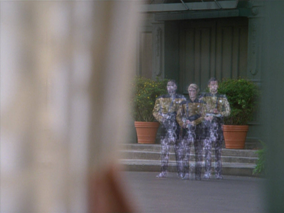 extant_StarTrek_DS9_4x12-ParadiseLost_03619.jpg