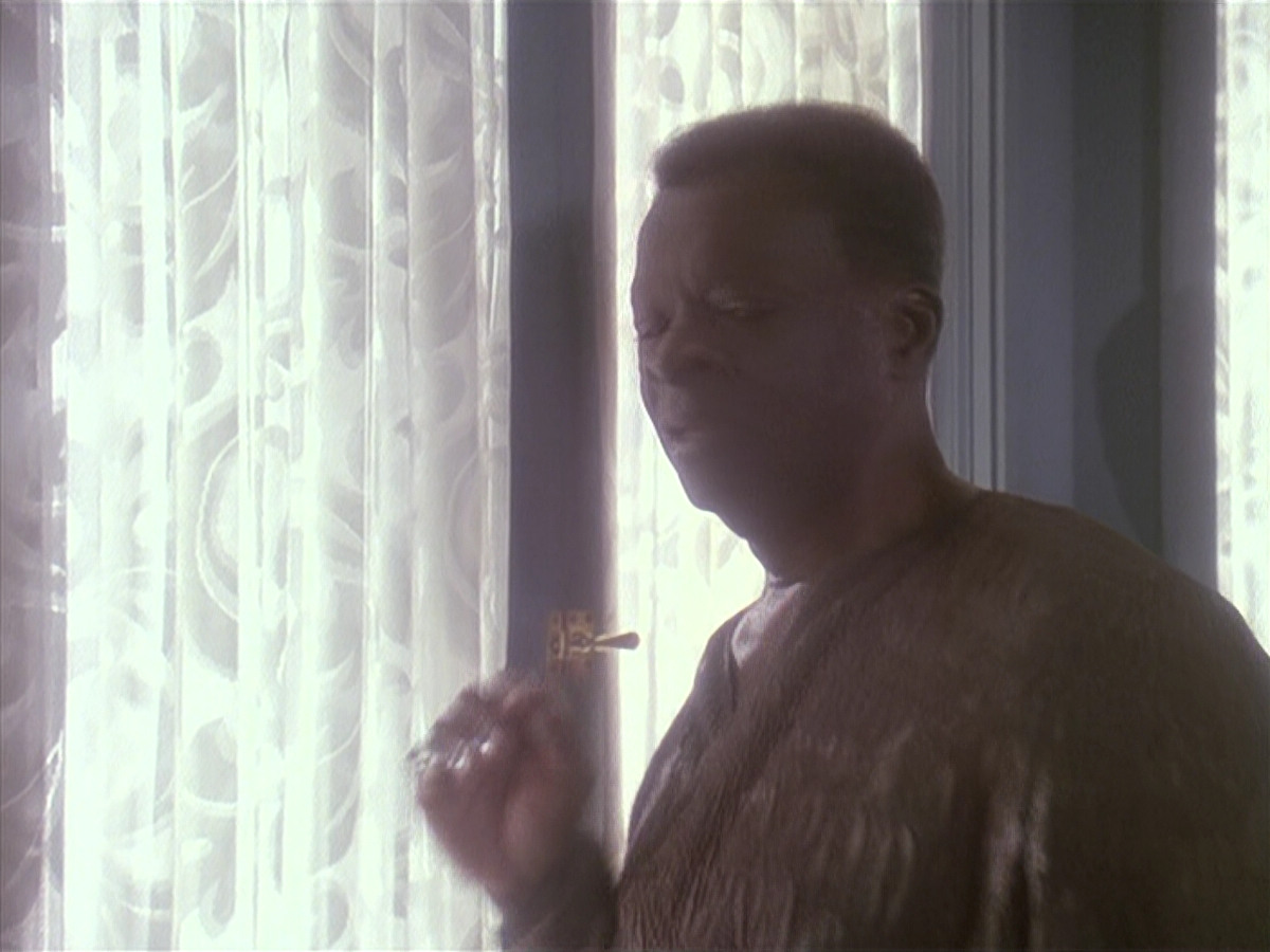 extant_StarTrek_DS9_4x12-ParadiseLost_03623.jpg