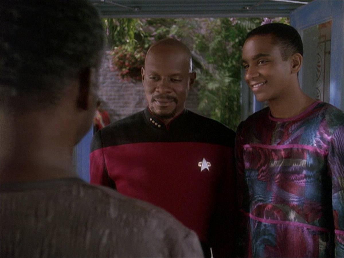 extant_StarTrek_DS9_4x12-ParadiseLost_03679.jpg