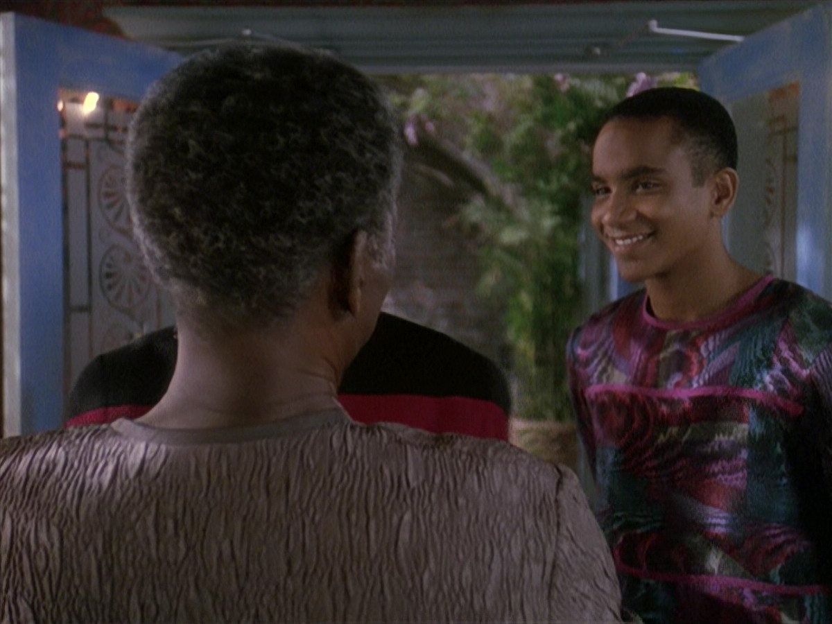 extant_StarTrek_DS9_4x12-ParadiseLost_03684.jpg