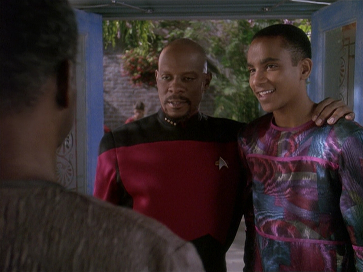 extant_StarTrek_DS9_4x12-ParadiseLost_03696.jpg