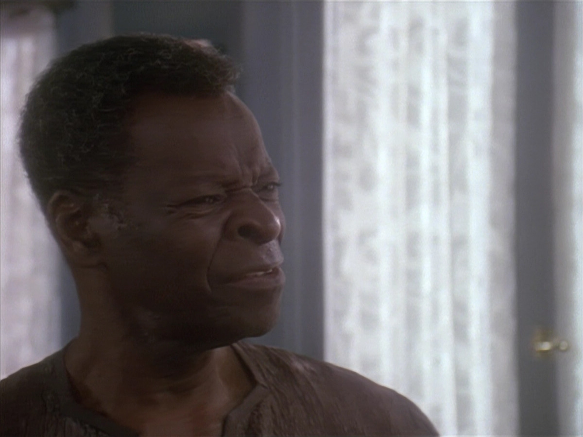 extant_StarTrek_DS9_4x12-ParadiseLost_03718.jpg