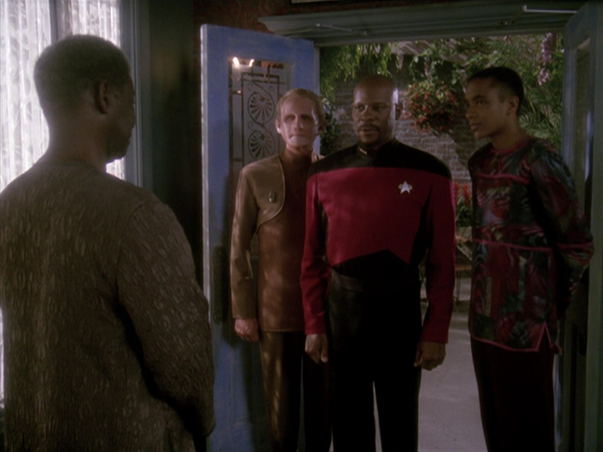 extant_StarTrek_DS9_4x12-ParadiseLost_03735.jpg
