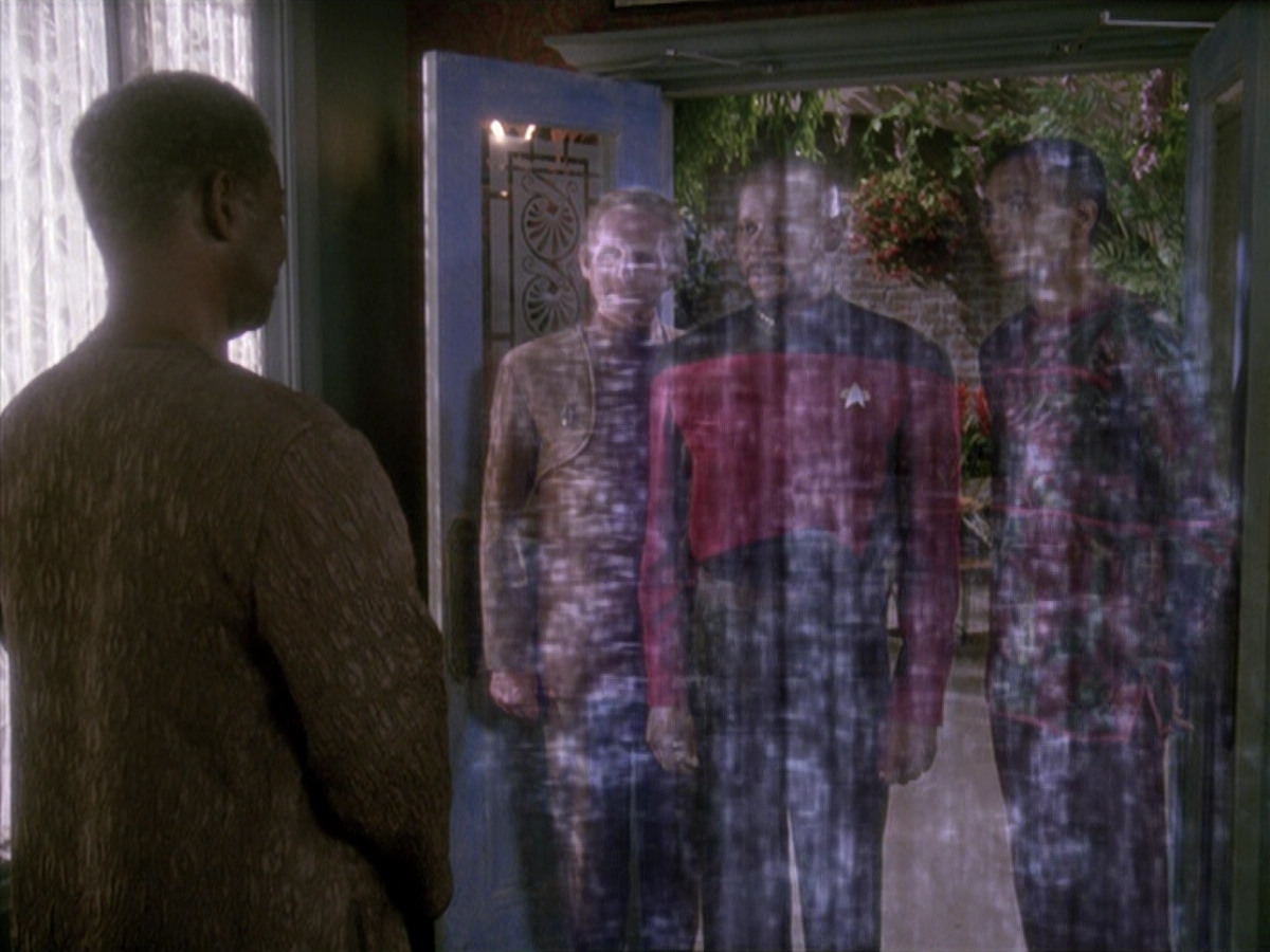 extant_StarTrek_DS9_4x12-ParadiseLost_03739.jpg