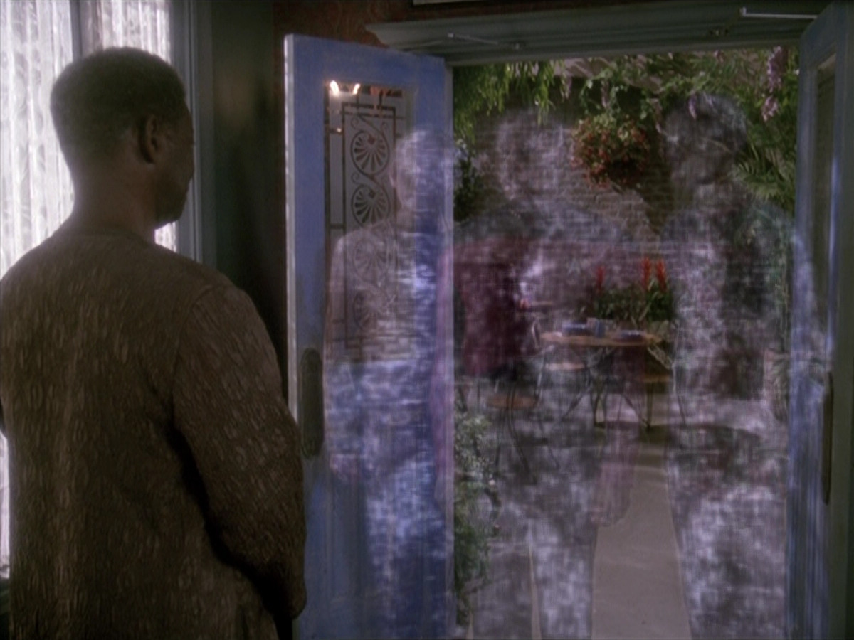 extant_StarTrek_DS9_4x12-ParadiseLost_03741.jpg