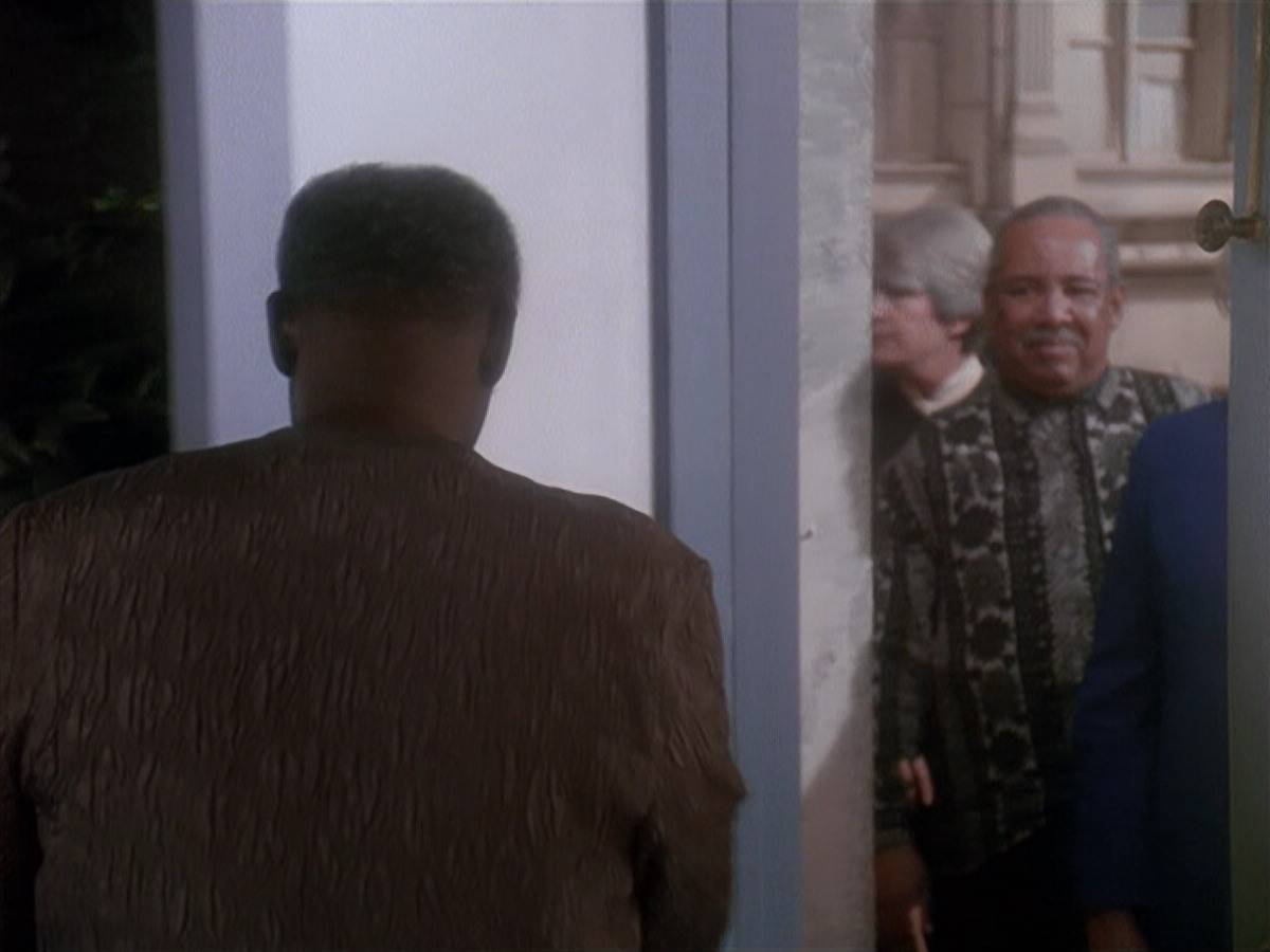 extant_StarTrek_DS9_4x12-ParadiseLost_03751.jpg