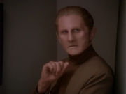 extant_StarTrek_DS9_4x12-ParadiseLost_00390.jpg