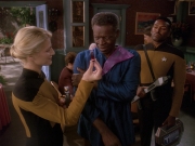 Filename=extant_StarTrek_DS9_4x12-ParadiseLost_00619.jpg
Filesize=222KiB
Dimensions=1200x900
Date added=Oct 21, 2019 extant_StarTrek_DS9_4x12-ParadiseLost_00619.jpg