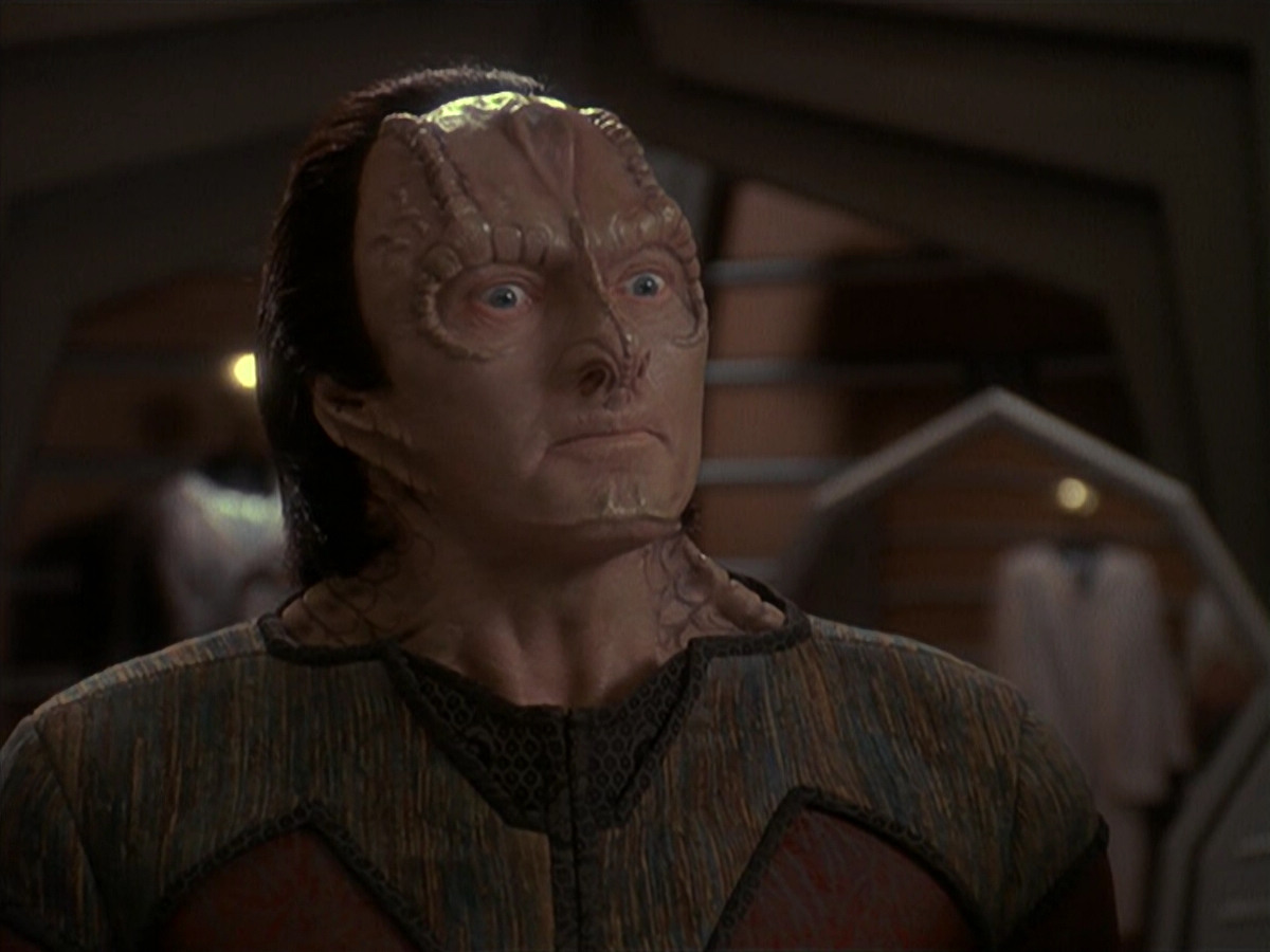 extant_StarTrek_DS9_4x22-ForTheCause_01639.jpg