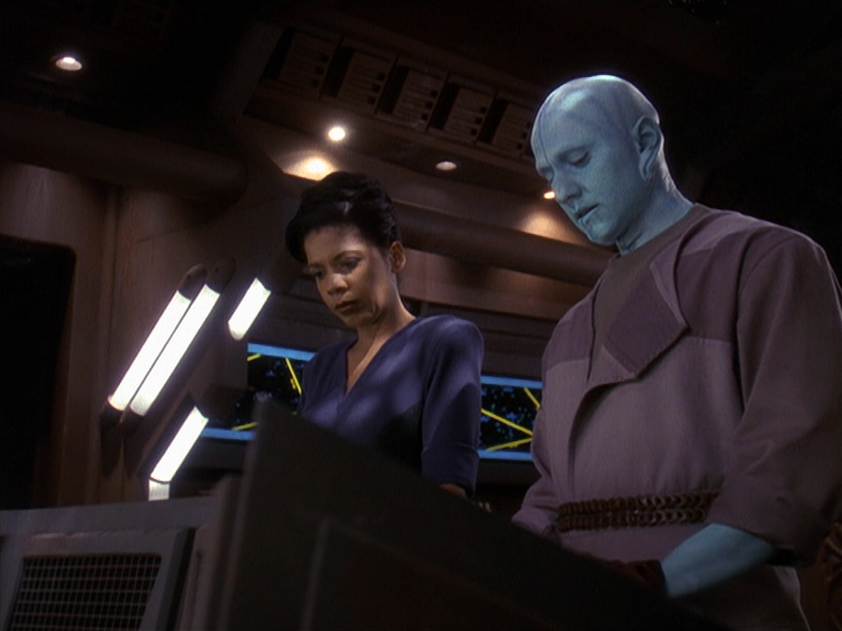 extant_StarTrek_DS9_4x22-ForTheCause_02737.jpg