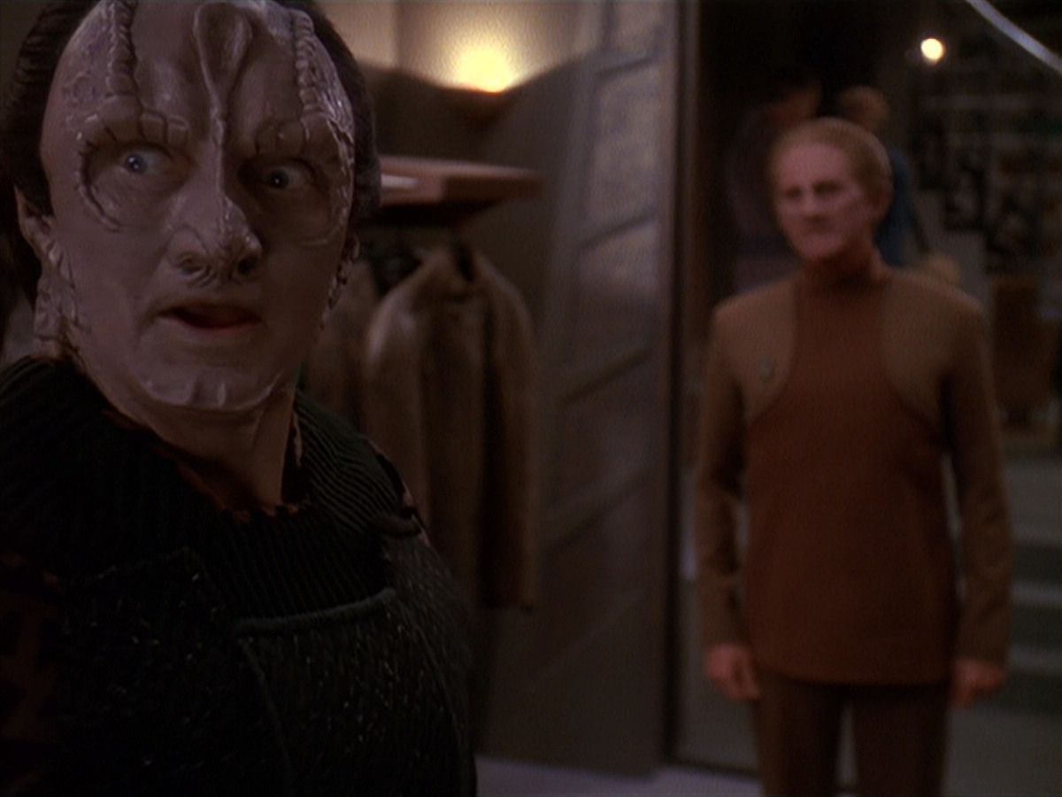 extant_StarTrek_DS9_4x26-BrokenLink_00014.jpg