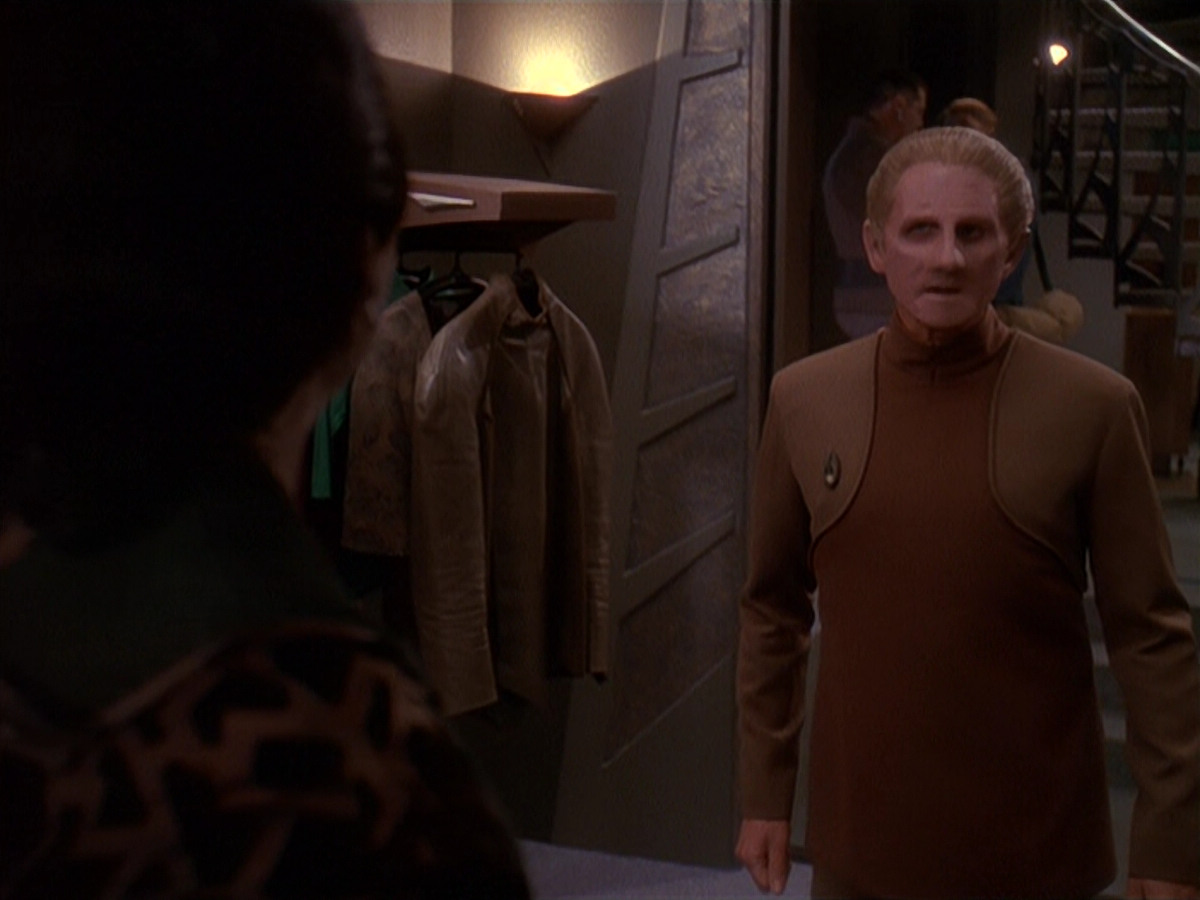 extant_StarTrek_DS9_4x26-BrokenLink_00016.jpg